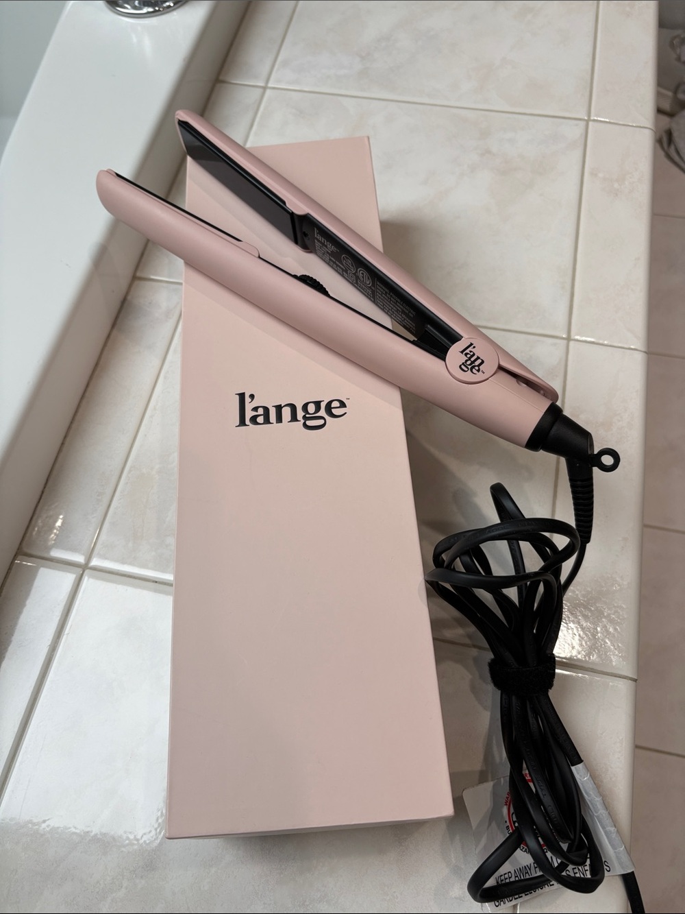 L’ange Le Ceramique’s 1- Pass Hair Straightener Flat Iron